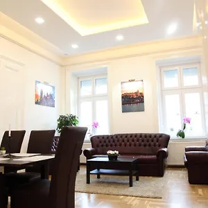 Brand New , Budapest Hongrie